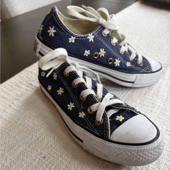 Converse Chuck Taylor Daisy Embroidered Low Top Sneakers Blue Size 5.5 - Picture 6 of 12